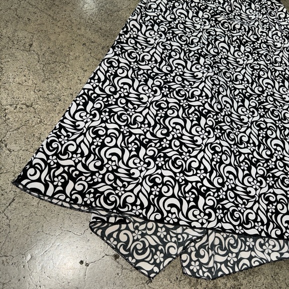 JONDEN Women’s A-Line Black /White Floral Print Skirt Size Small - Picture 6 of 7